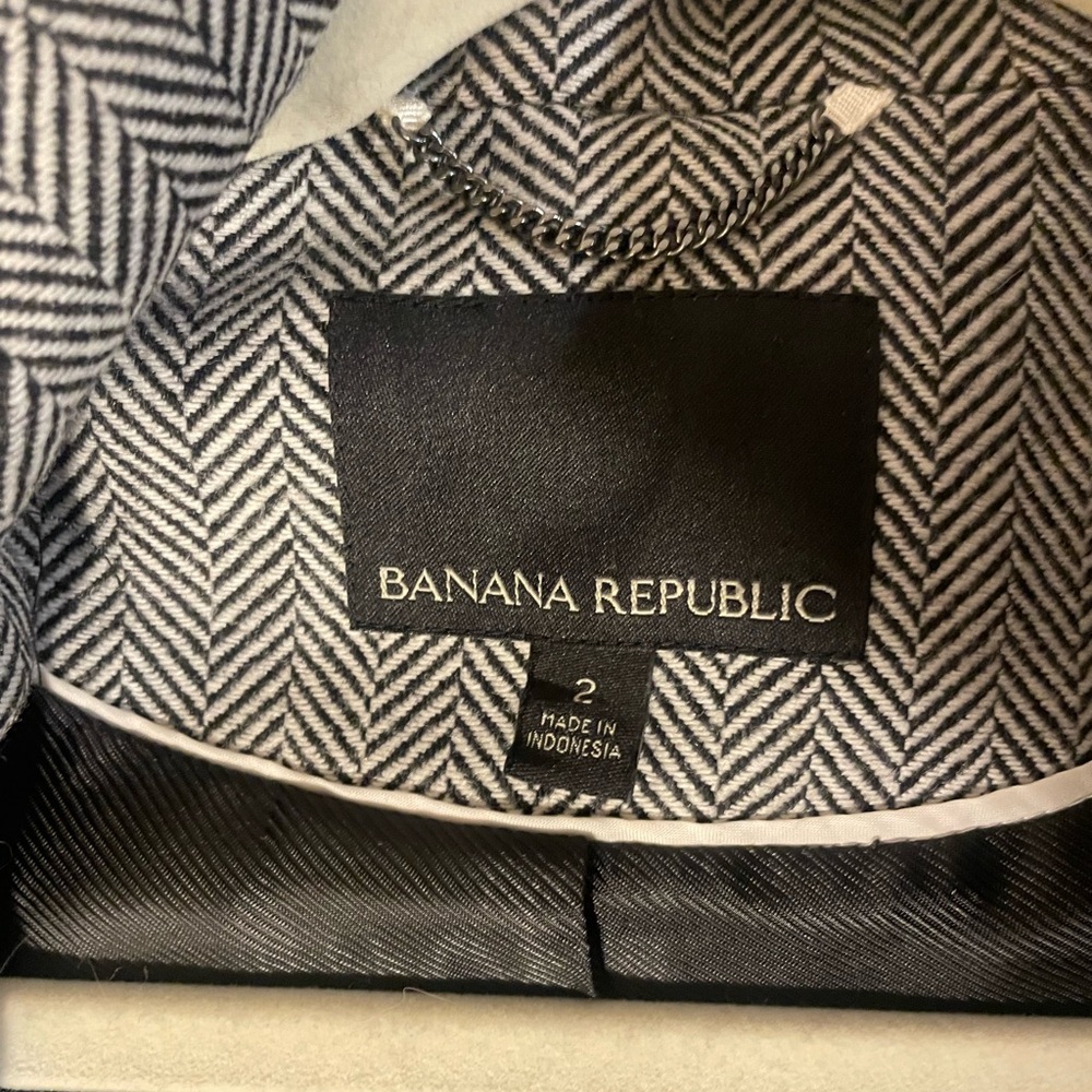 Banana Republic Black and White Herringbone Blazer with Tie - Picture 3 of 5